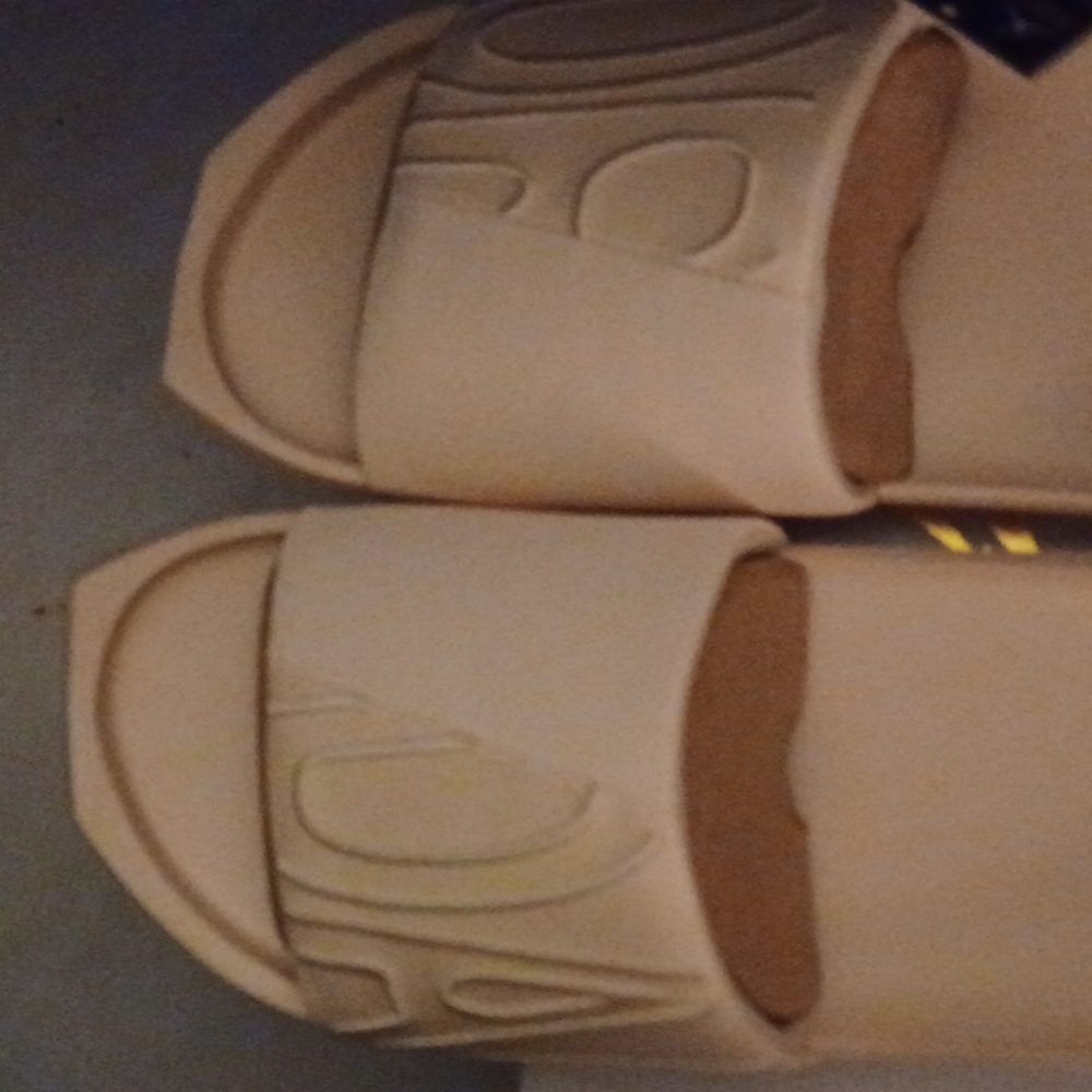 Jordan Slides - Picture 2 of 4